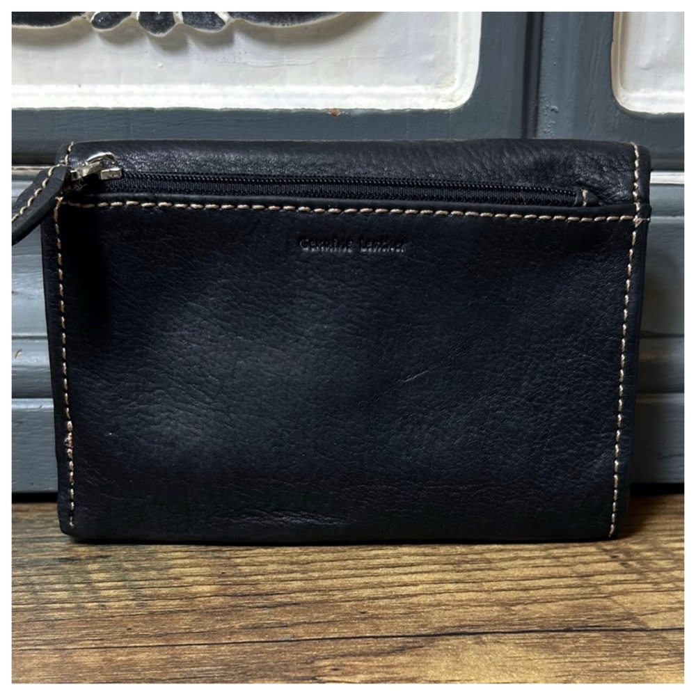 FOSSIL Tri-Fold Wallet - Picture 3 of 10